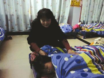 四川内江退休老师办幼儿园困难生不收费