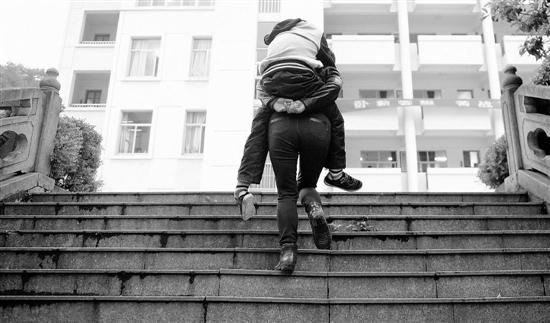 ĸ��13�걳̱��������ѧ���׶�԰�������У�ͼ��