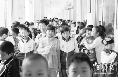 �ོСѧ���س���ʦ�ʽ�ȱ��ѧ��6��δ����ʦ��ע