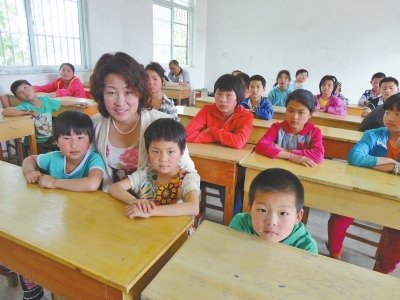 Ů�Ӿ�ծ�������ض�ͯѧУ���ޡ��ܿں��ˡ�