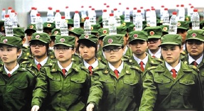 ������ѵͷ����Ȫˮƿ��������ͼ��