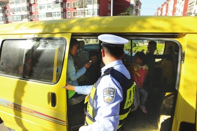 �׶�԰����ʹ�ú�У����ʻԱ��ץ���в�����