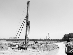 石市房企鸿达基业无规划手续正定城墙边“动土”