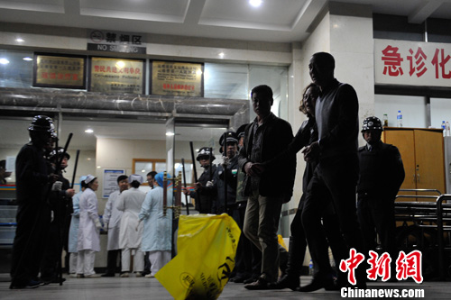 昆明暴恐事件致29人遇难 卫计委调派专家赴当地-中新网