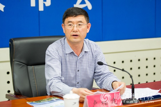 第十二届中国长春消夏节组委会副主任,长春市旅游局局长曲笑在会上