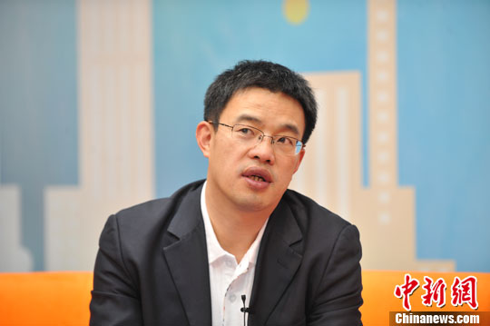黄震:“双马”战移动支付牌照增加将提供多选择