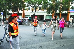 ����ǧ��Ů��ŮЭ��Ա�ϸ�ά��ѧУ�ܱ�����