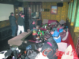 �����ͷ���Ա�ɺ��ϴ�����ν��ܺ�����ȥ�ֽŽ�