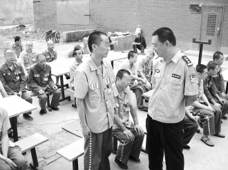 ��ѧ��������Ա��������֪ʶ���Ƴɷ����ʱ�