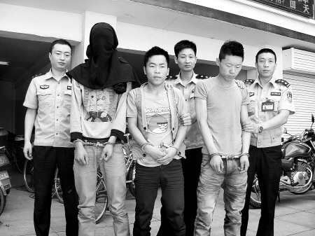 ���Ӵ�Ů�ѵ��ùݿ���û��Ǯ��ͬ��ȥ���ٱ�ץ