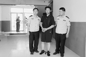 ��ѧ����ɱ�������������·�����˱�����ʱ����