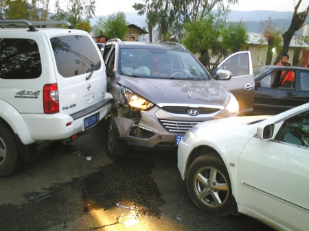 ���ɼݳ���ǹ��ر��ؾ���ǹ���У�ͼ��