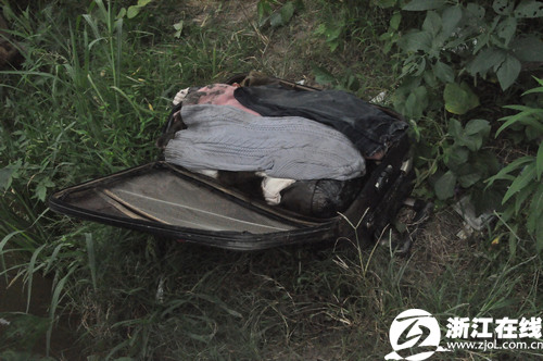 ���ӾƼ�����ͬ��Ů�ѱ��ĳ�������ɱ����ͼ��