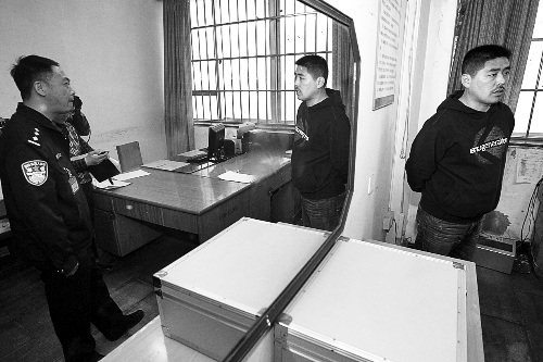 ���Ӱ��Ա�����ȫ��ͨ����ϵý���Ǹ���ף�ͼ��