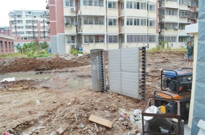 ����һ���ӻ����ƻ�ǹ�����Ό��9���������Σ�ͼ��