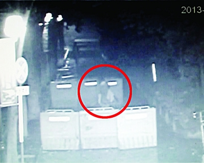 ������ҹ�ֵ����ٵ���Ů������ϸ�۲챻���˲���