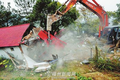 观光果园里建13座别墅属于违建被依法拆除(图)