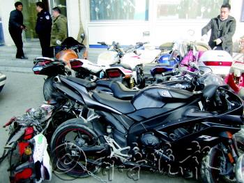 3名偷车贼混进车友圈专偷高价好摩托