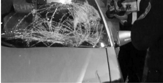 С�￪�γ��ڰ�������ײ�������������Ƽ�ʻ