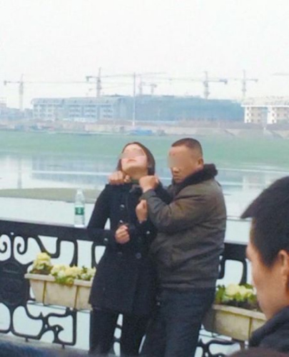 ����Ю������Ů��ǰ��ҪǮ:����Ů�����ӣ�ͼ��