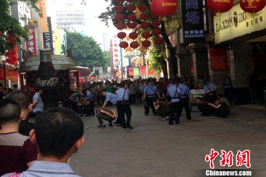 广州警方刑拘北京路群殴事件7名犯罪嫌疑人(图)