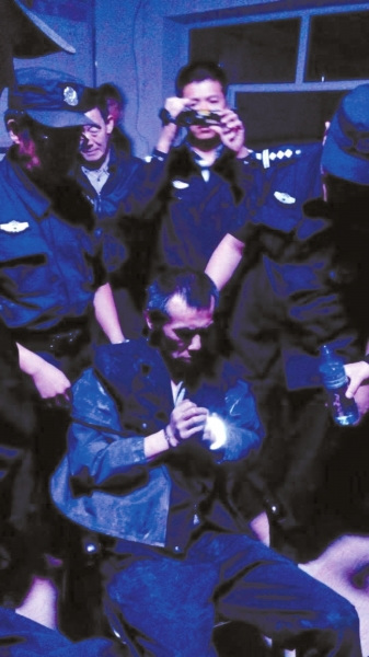 哈尔滨杀警越狱案48小时内两名逃犯落网(图)