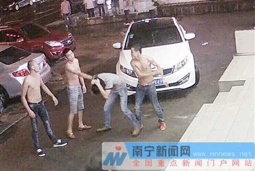 ����Ա������ʳ��Ų���Ⱪ����۾�������������