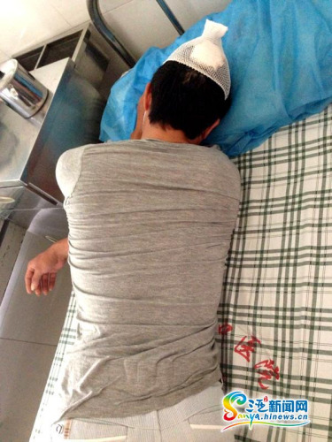 三亚男子街边发传单被群殴肇事者多为未成年(图)