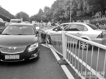 Ů˾�����ƿ���˯��ײСѧ�Ի�������Ա������ͼ��