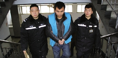 ���ӿ����Ƴ���ײ�������������º�ץ��ͼ��