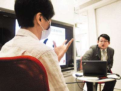 �������֢�������ĸ�����Ů���ߺ�����һҹ��