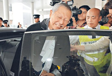 孙明扬29日复工手伤未愈 未回应提早退休事宜