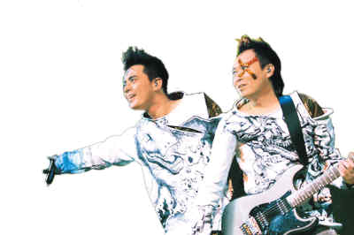 第一次听到达明一派,《马路天使》,《半生缘》,《溜冰滚族》,《石头记