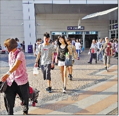 5��1����29���˴ΰ��ų��뾳�ڵ��ÿ�14���˴�