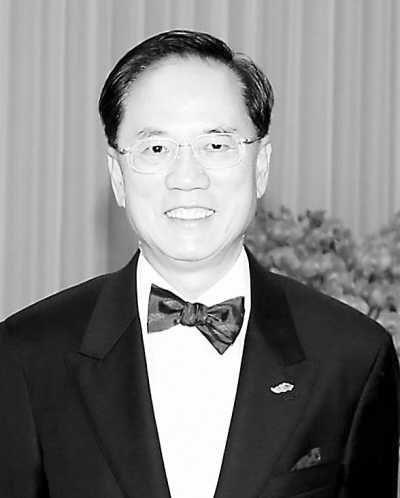 曾荫权评其7年执政:为香港服务是我一生的光荣