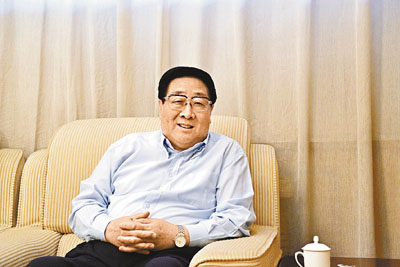 高祀仁寄语香港提五点意见:定拓更好明天(图)