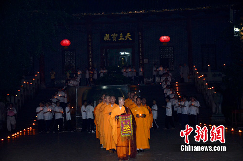 ��600�����۰�ѧ�Ӻ�����������ͥ��������