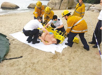 疑酒后夜游溺毙 港失踪男子遗体被蛙人寻回(图)