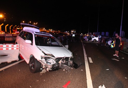 ���������ײ�����ػ���5�����ˣ�ͼ��