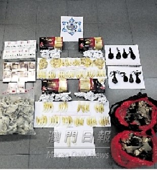 �����вػ�צ�ڵ�������˽��Σ������ű�����ͼ��