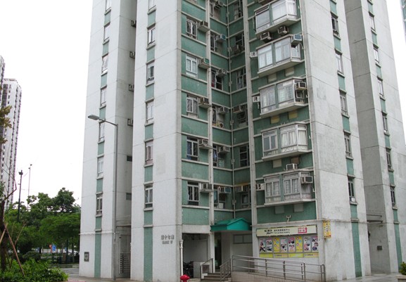 求物美价廉内地学生抢租香港“凶宅”(图)