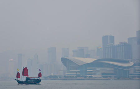 香港被灰霾笼罩港天文台称大陆气流带来污染物