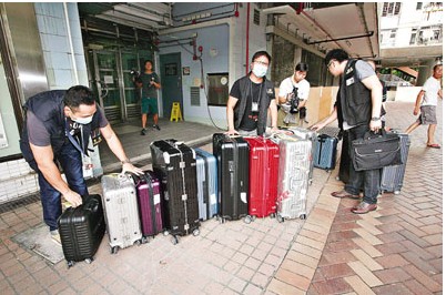 港旅行社领队沦“机场老鼠”专偷名牌行李箱