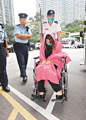 �ڵ�Ů�Ӹ۹�԰���ղ���׹���Ҷ�ˮ�����ϰ���ͼ��