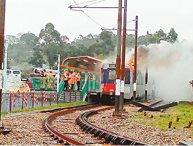 �����г��ֳ��¹����������Ż�160�˽�����ɢ��ͼ��