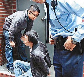 �۾���żٹ����Ů�Ӻ��ȿ�׷200�������ֻ���