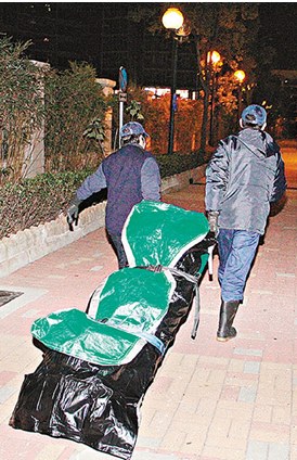 ��16��Ů��¥�ݼ��ϵ���ɱǰ�������������š�