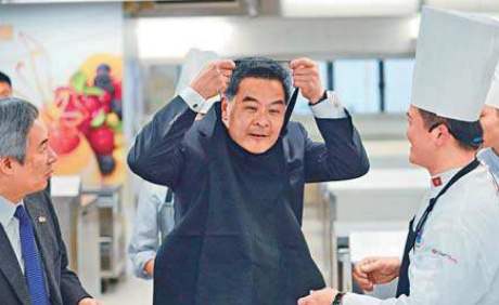 ����۳�ʦ�����������ӢΧȹ�����ɳ��