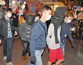 ��13��ŮͯΪ׬��Ǯ����3����Ԫ��Ʒ���в�