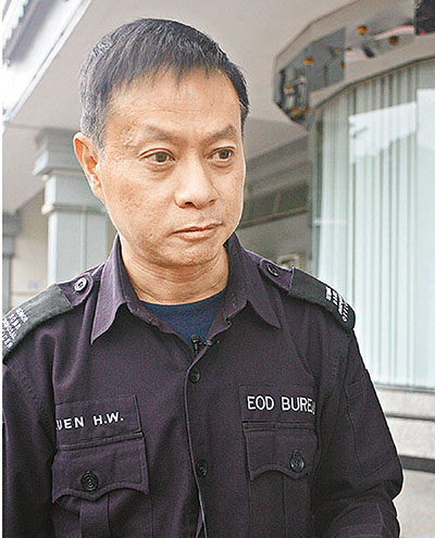 首位华人拆弹家将退休最难忘“坐在炸弹上拆弹”